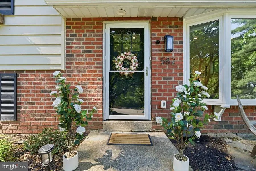 582 Forest Rd, Wayne, PA 19087 - #3
