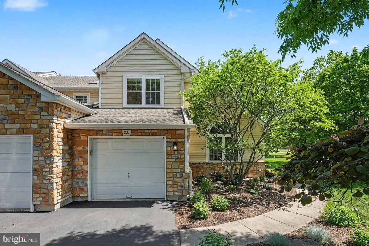221 Canterbury Ct, Blue Bell, PA 19422 - #1