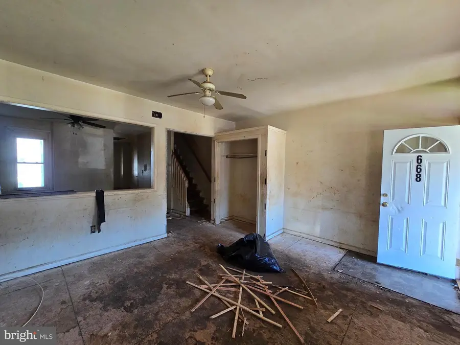 668 Haws Ave, Norristown, PA 19401 - #3