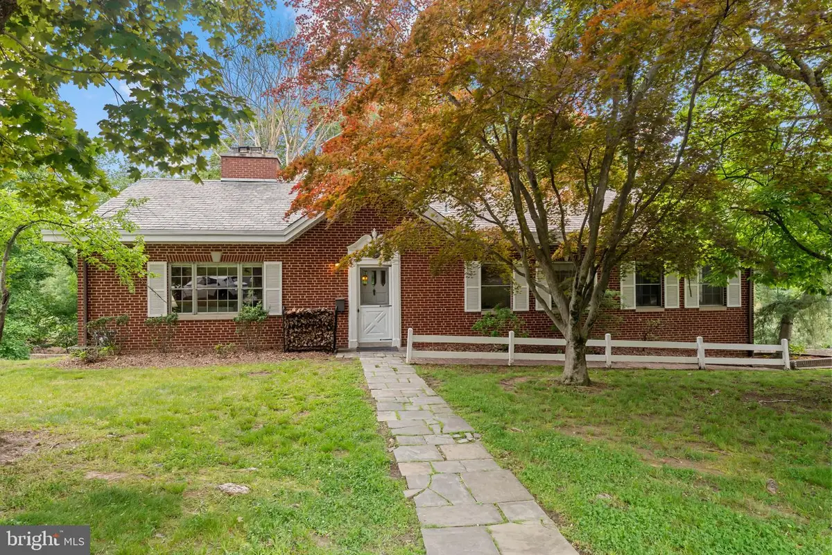 8316 Macarthur Rd, Glenside, PA 19038 - #1