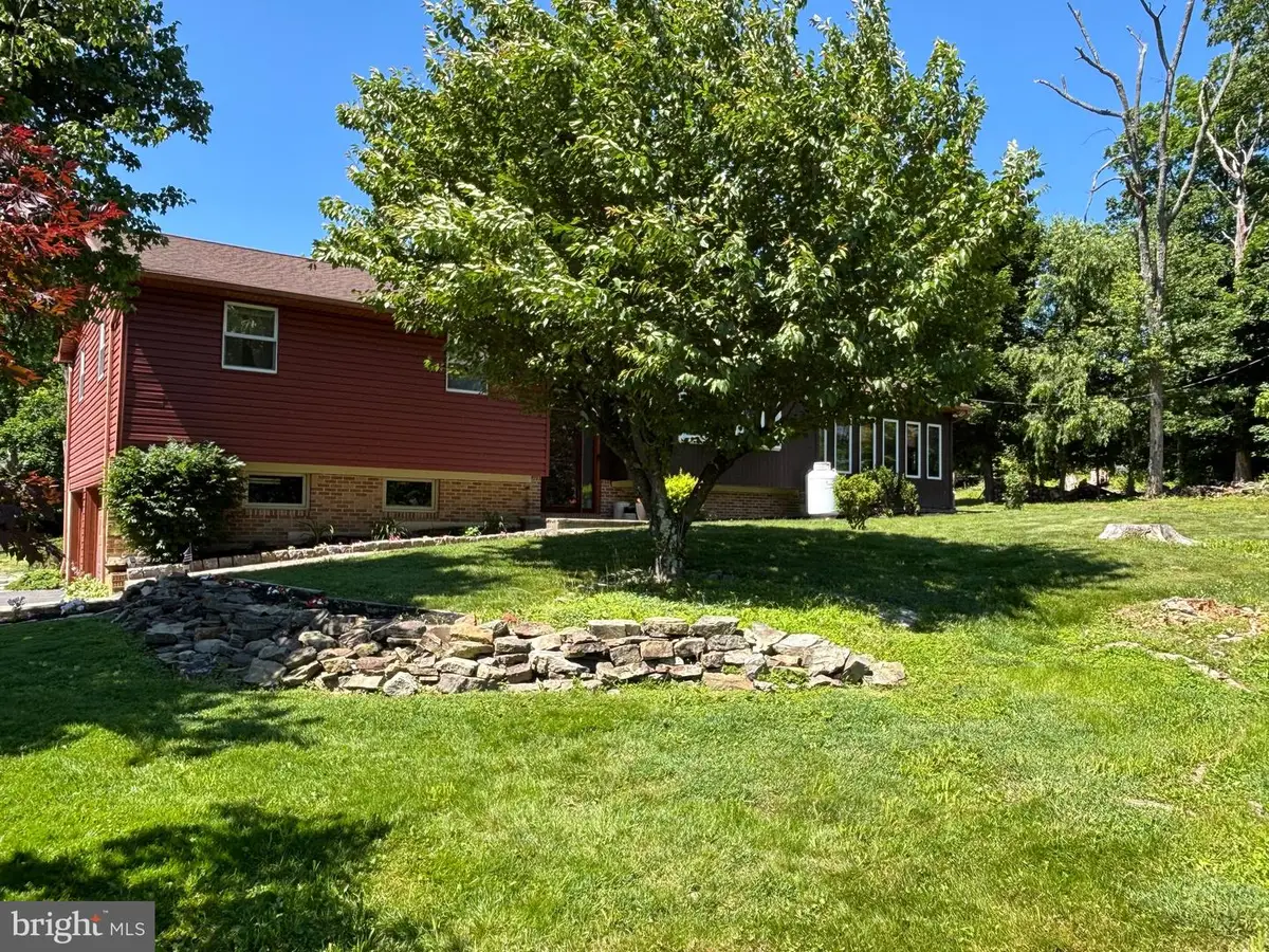 2394 Hill Rd, Perkiomenville, PA 18074 - #1