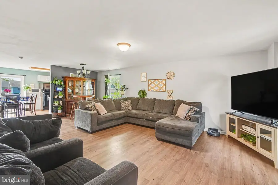 418 State St, East Greenville, PA 18041 - #3