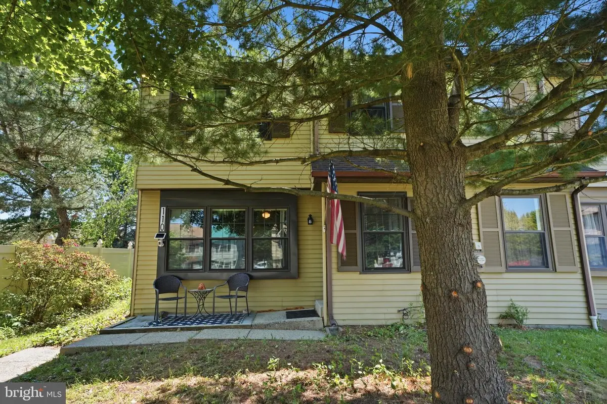 110 Horseshoe Ln, Horsham, PA 19044 - #1