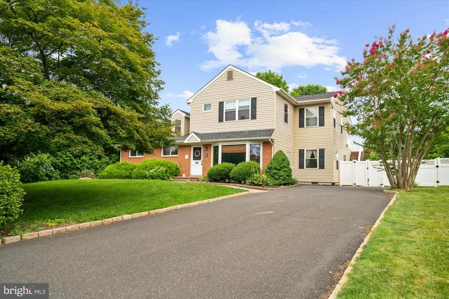 34 Butternut Dr, Hatboro, PA 19040 - #2