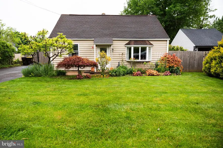 334 W Broad St, Hatfield, PA 19440 - #2