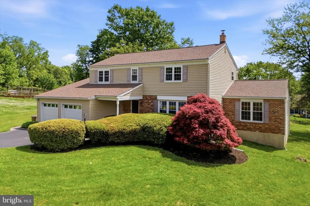 22 Woodstock Cir, Collegeville, PA 19426 - #1