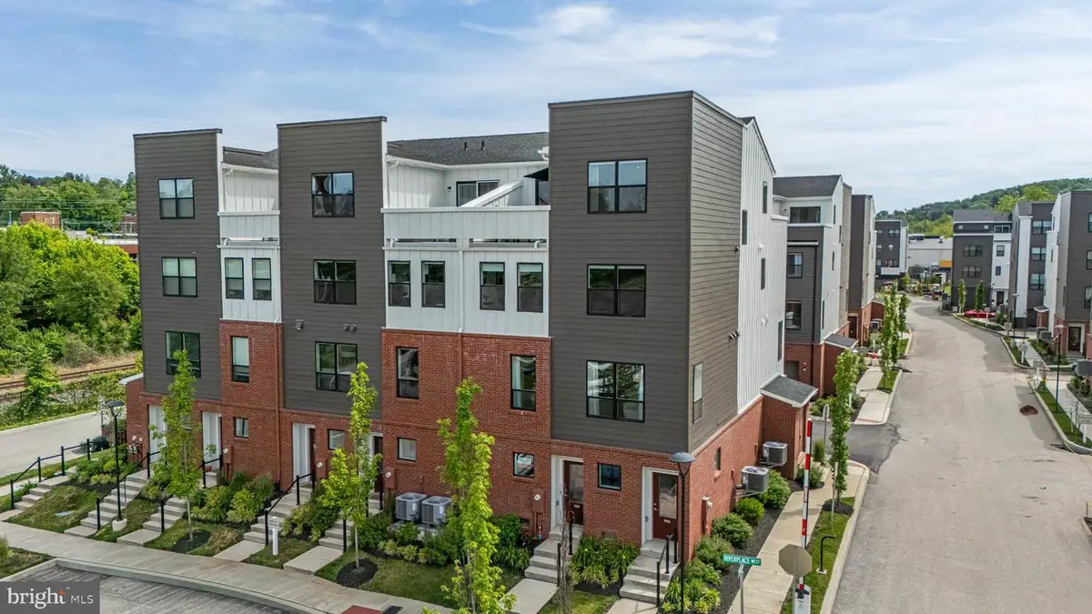905 Riverplace Dr, Conshohocken, PA 19428 - #1