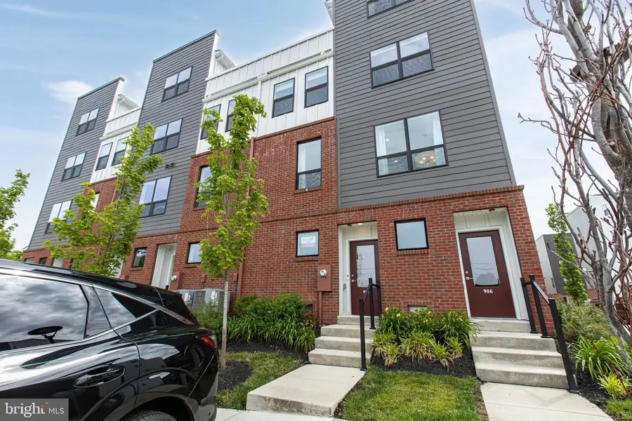 905 Riverplace Dr, Conshohocken, PA 19428 - #2