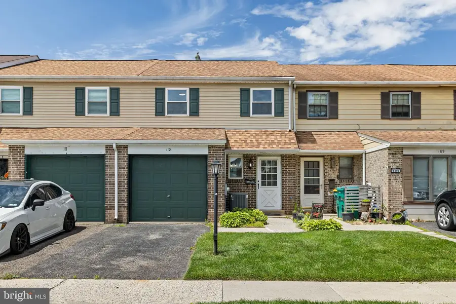 110 Orchard Ct, Royersford, PA 19468 - #2