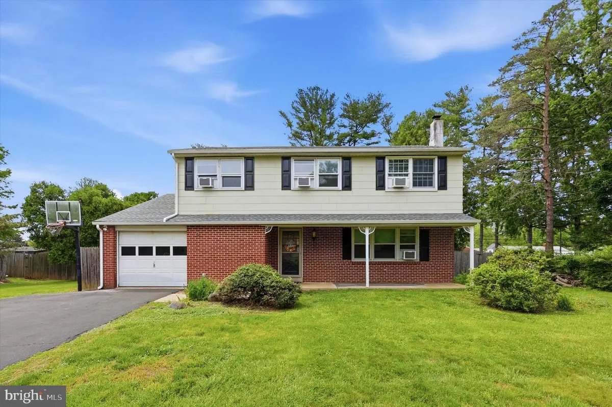 1421 Cathys Ln, North Wales, PA 19454 - #1