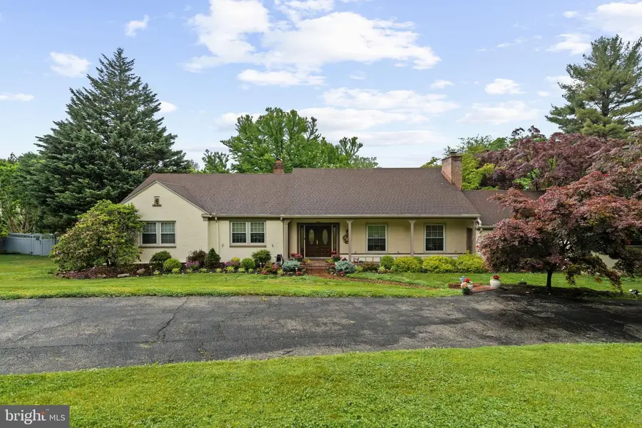 1508 Sweet Briar Rd, Gladwyne, PA 19035 - #2