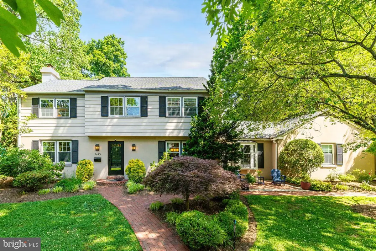 649 Sussex Rd, Wynnewood, PA 19096 - #1