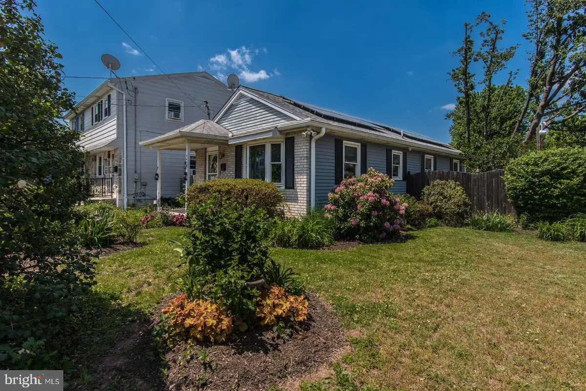747 Logan St, Pottstown, PA 19464 - #1
