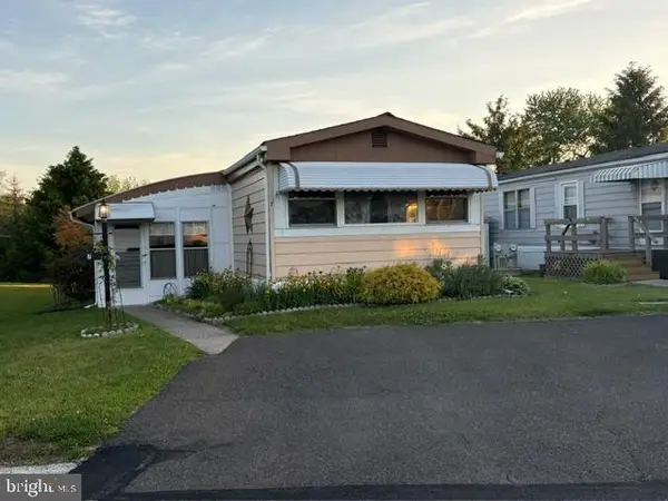 7 Woodsbluff Run, NORTH WALES, PA 19454