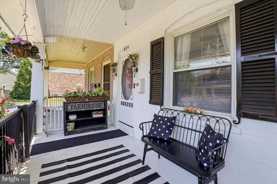 859 W 2nd St, Lansdale, PA 19446 - #2