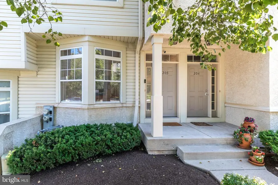 203 Dresher Woods Dr, Dresher, PA 19025 - #2