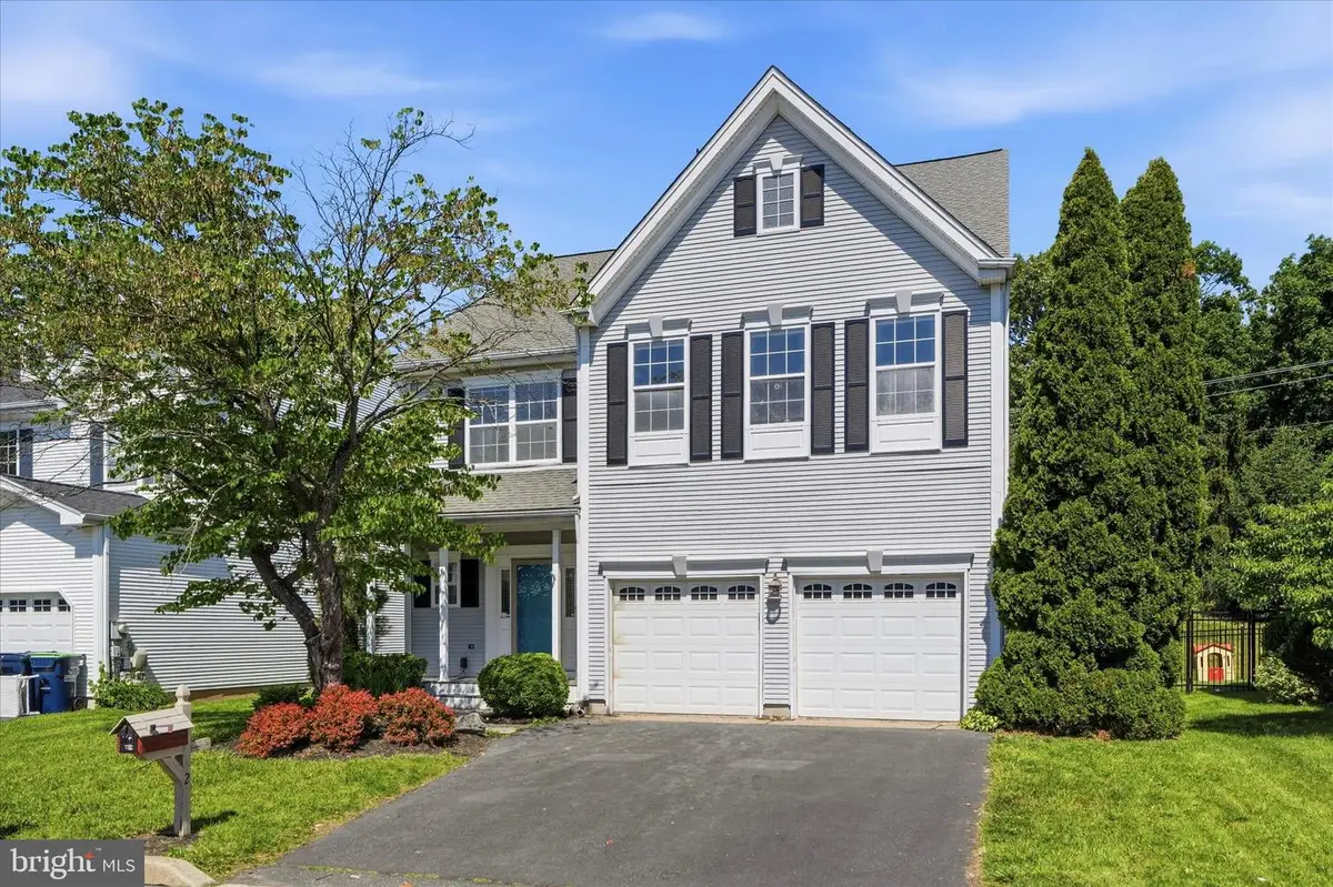 322 Fell Ln, Schwenksville, PA 19473 - #1