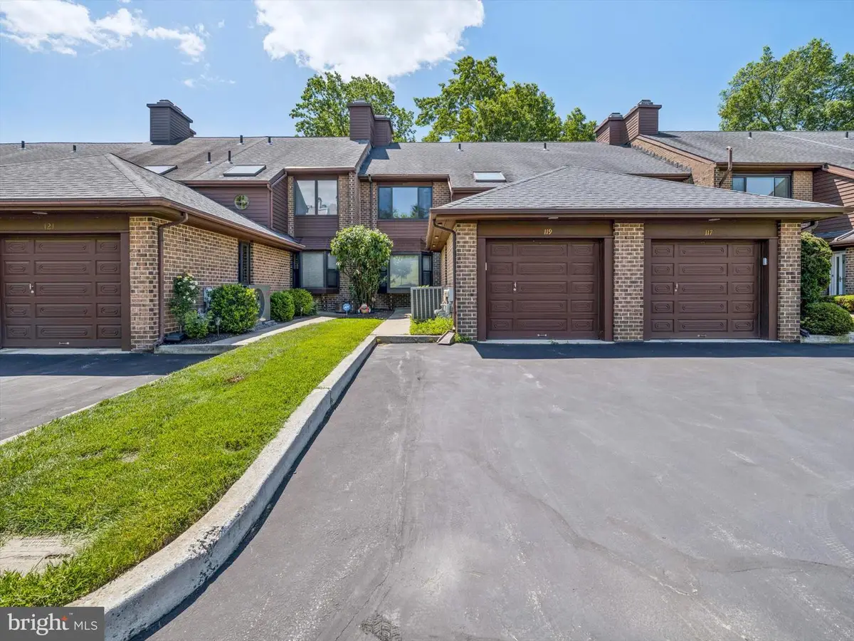 119 Timothy Cir, Wayne, PA 19087 - #1