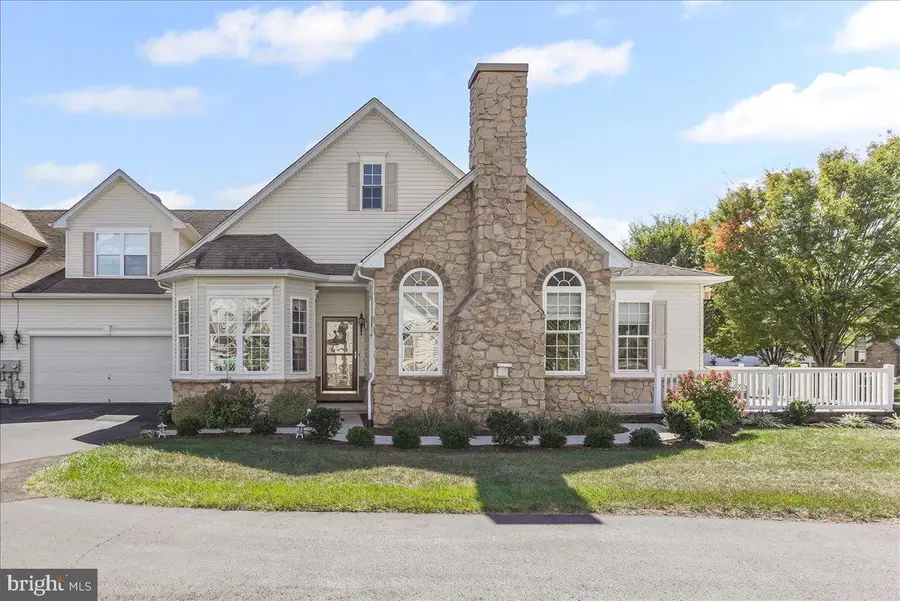 1072 Bordeaux Ln, Pennsburg, PA 18073 - #2
