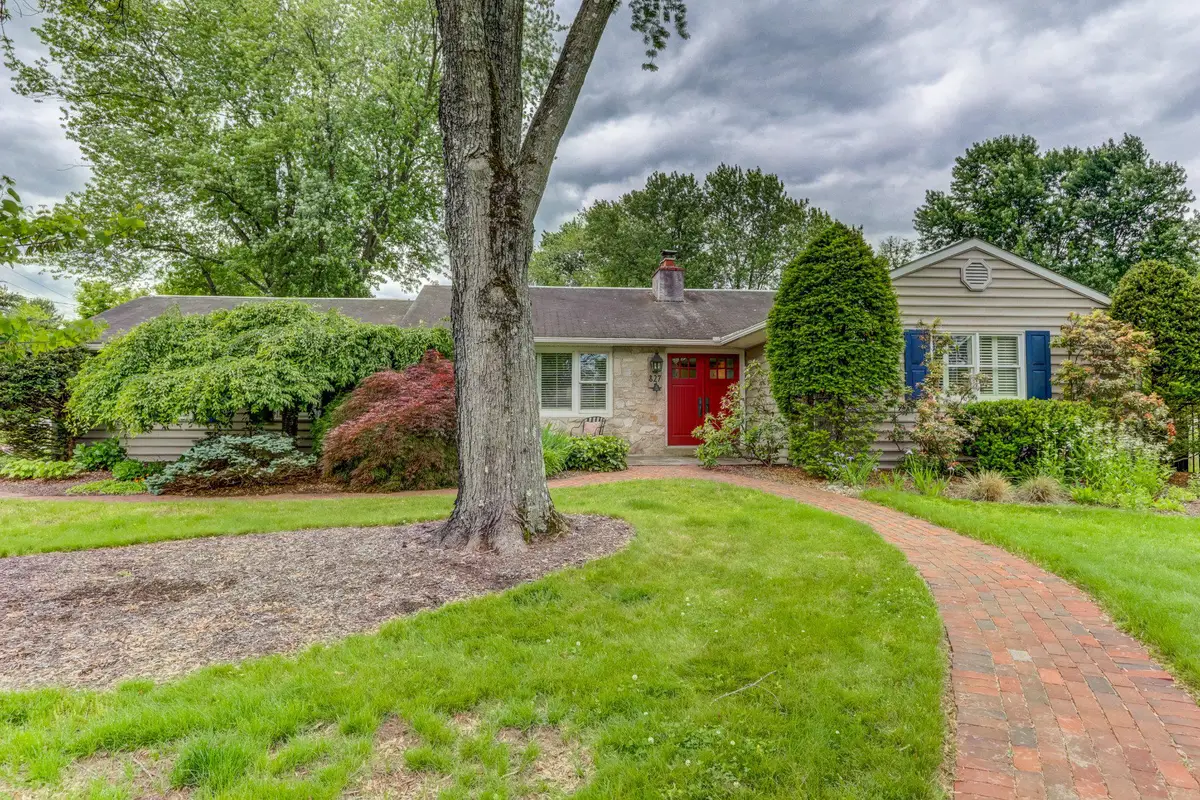 827 Mount Airy Rd, Collegeville, PA 19426 - #1