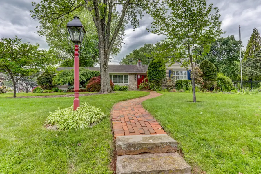 827 Mount Airy Rd, Collegeville, PA 19426 - #3
