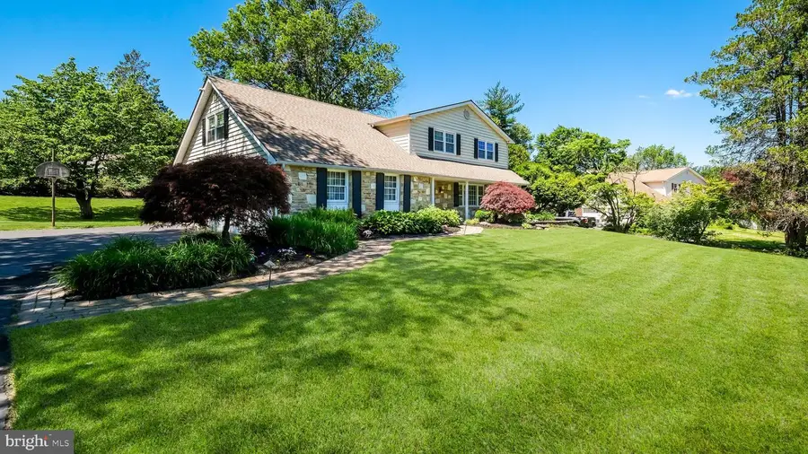 1276 Burnett Rd, Huntingdon Valley, PA 19006 - #2