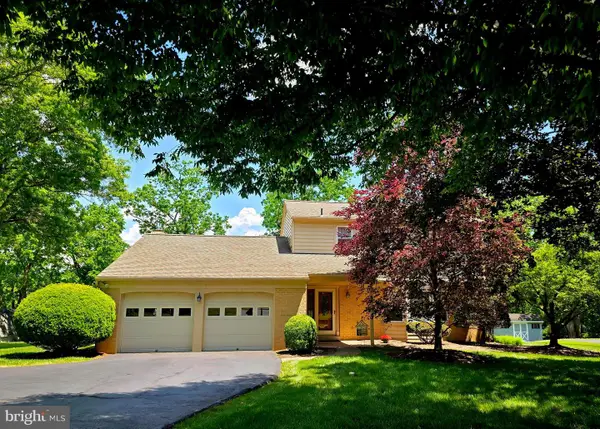 214 Brookside Cir, HARLEYSVILLE, PA 19438