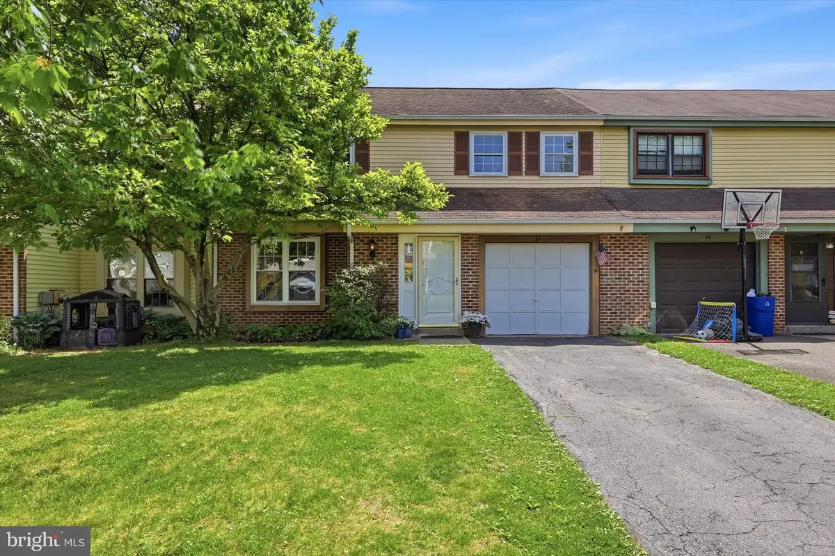 34 Greenwoods Dr, Horsham, PA 19044 - #1