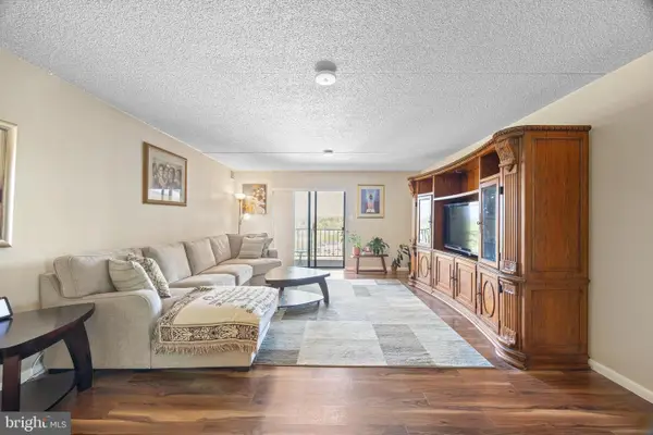 20933 Valley Forge Cir #933, KING OF PRUSSIA, PA 19406