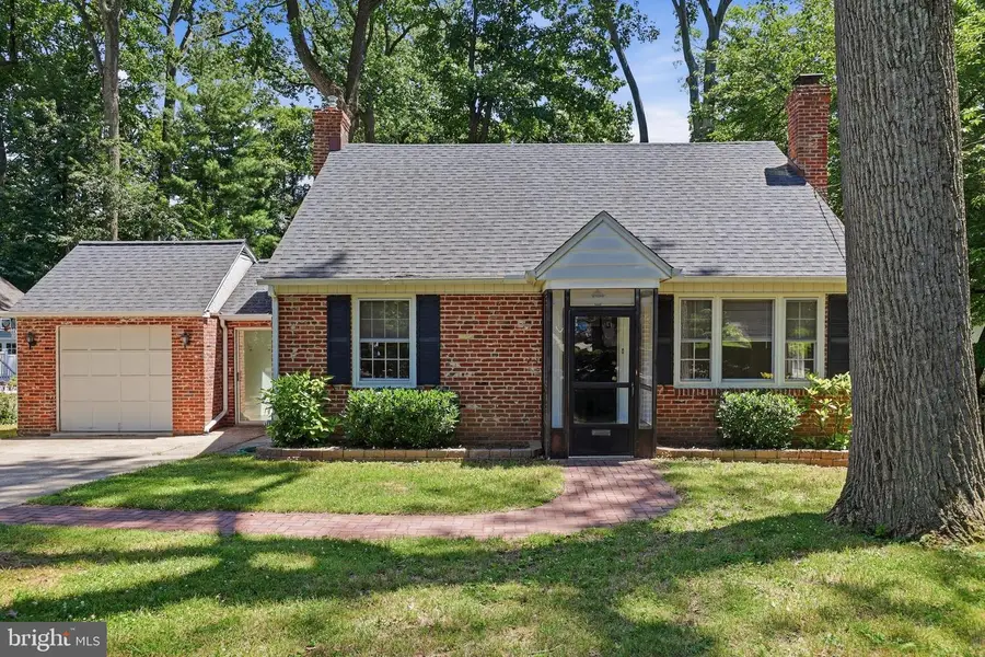 8 Sabine Ave, Narberth, PA 19072 - #2
