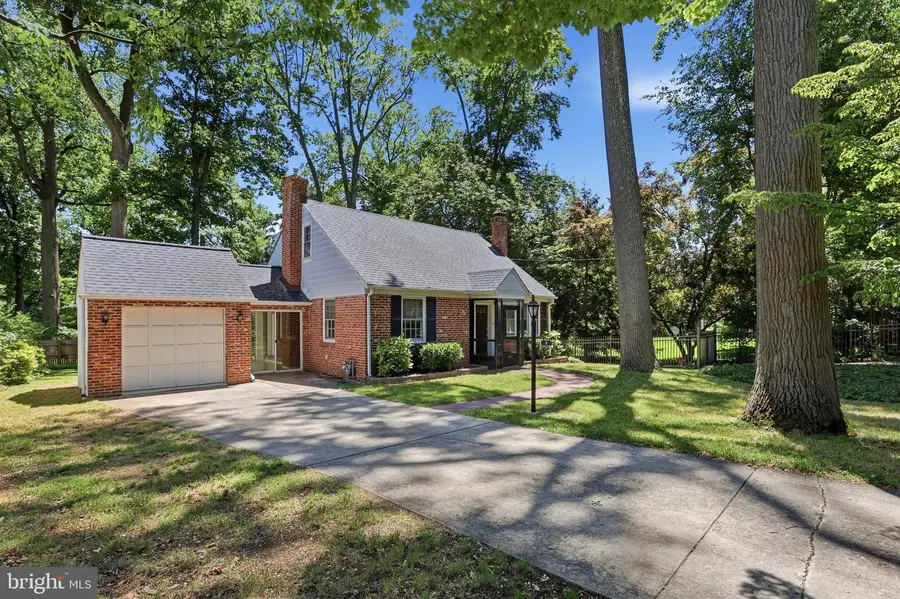8 Sabine Ave, Narberth, PA 19072 - #3