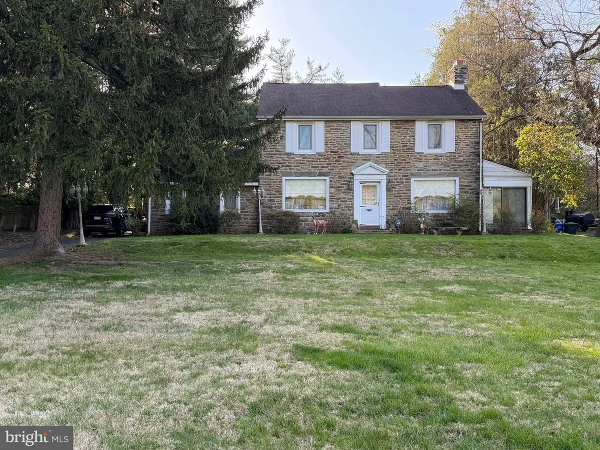 8231 New Second St, Elkins Park, PA 19027 - #1