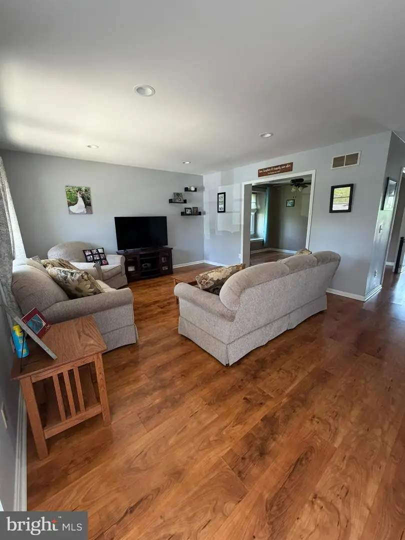 1215 Pine Ridge Dr, Perkiomenville, PA 18074 - #2