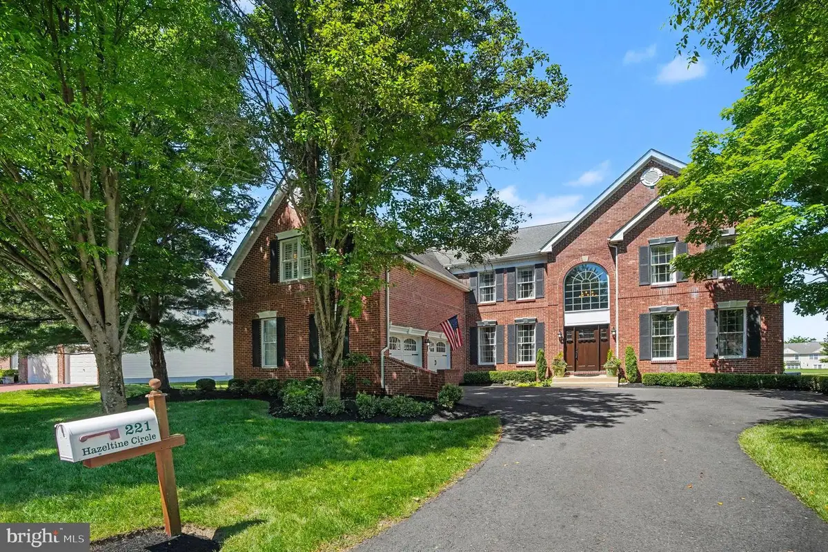 221 Hazeltine Cir, Blue Bell, PA 19422 - #1