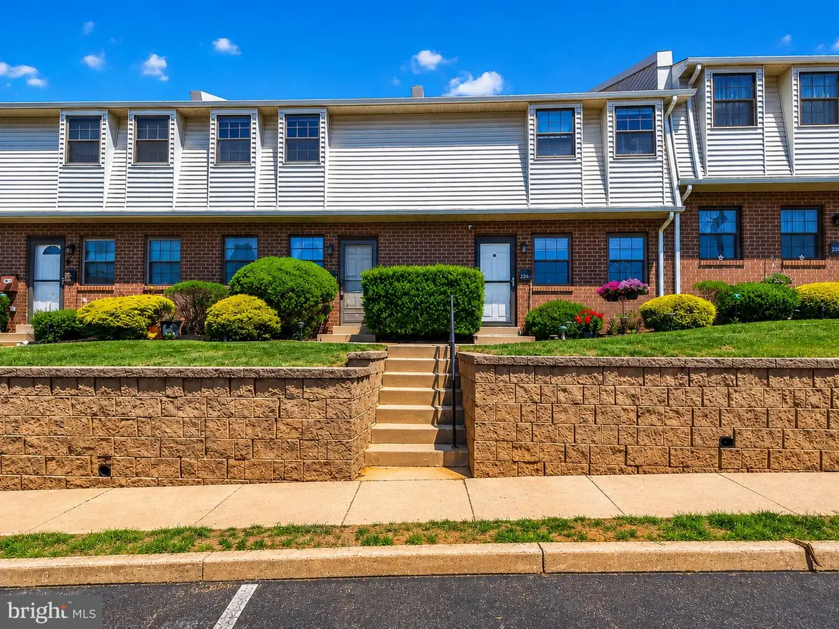 224 Holly Dr, King Of Prussia, PA 19406 - #1