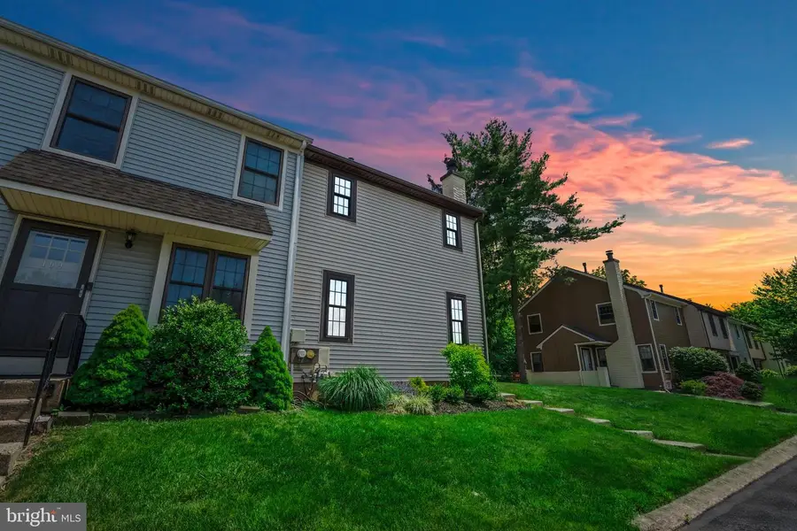 110 Rutledge Ct, North Wales, PA 19454 - #2