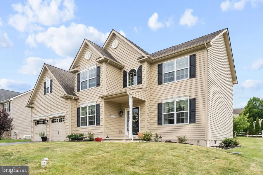 114 Lawrence Dr, Gilbertsville, PA 19525 - #3