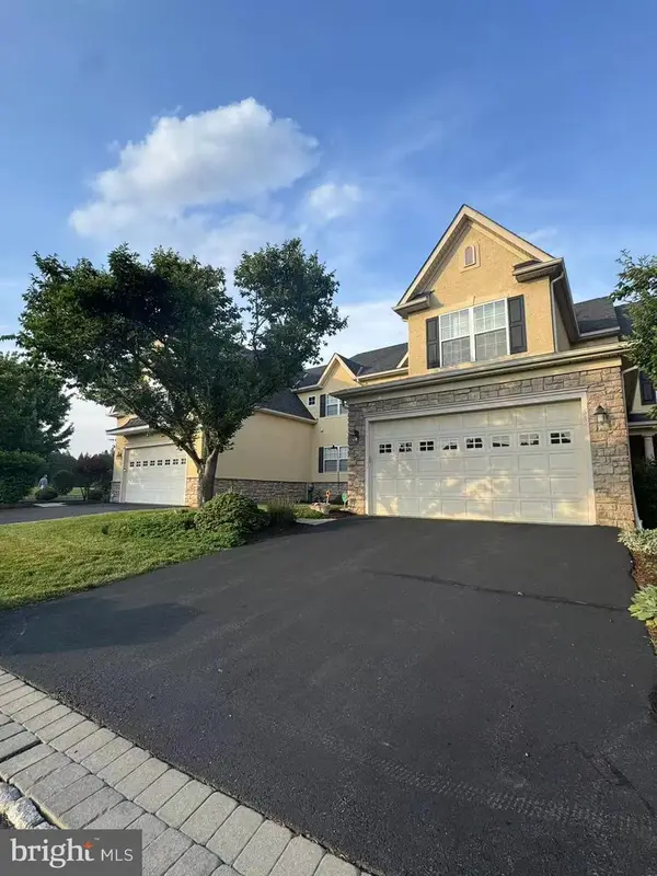 562 Farmdale Cir, BLUE BELL, PA 19422