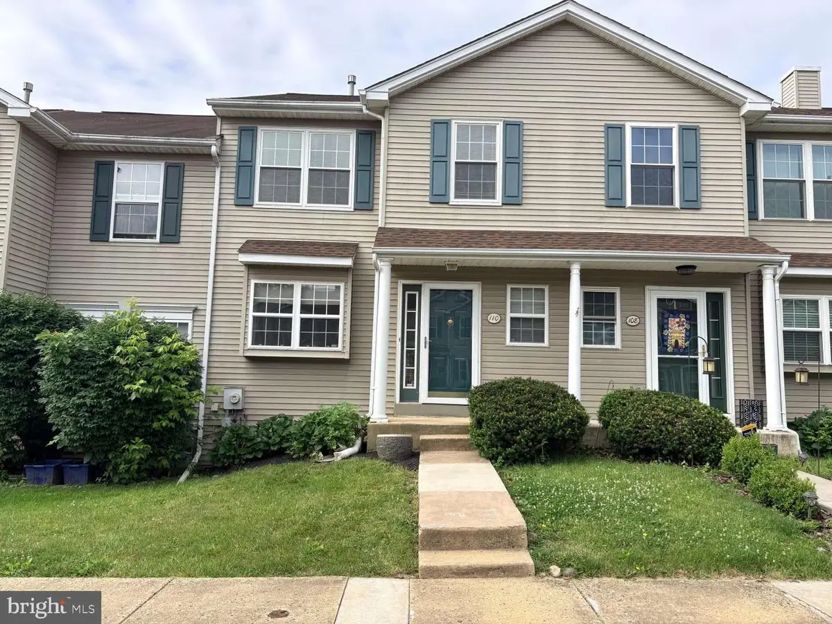 110 Pin Oak Ct, Collegeville, PA 19426 - #1