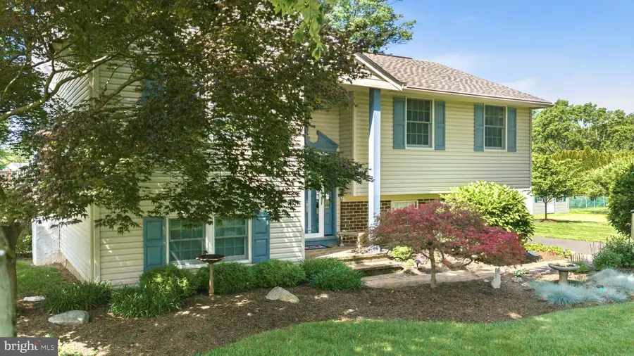 113 Acorn Pl, North Wales, PA 19454 - #2