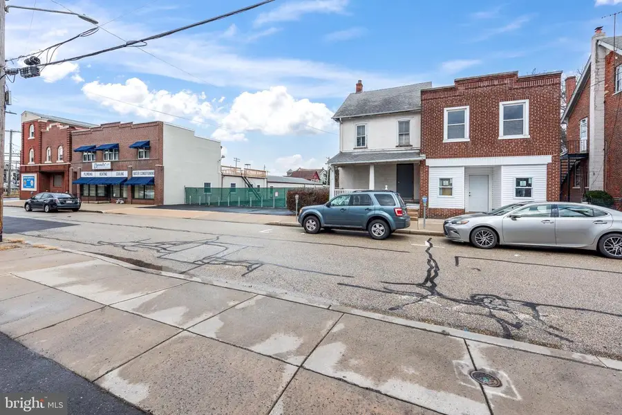 33 W 2nd St, Lansdale, PA 19446 - #2