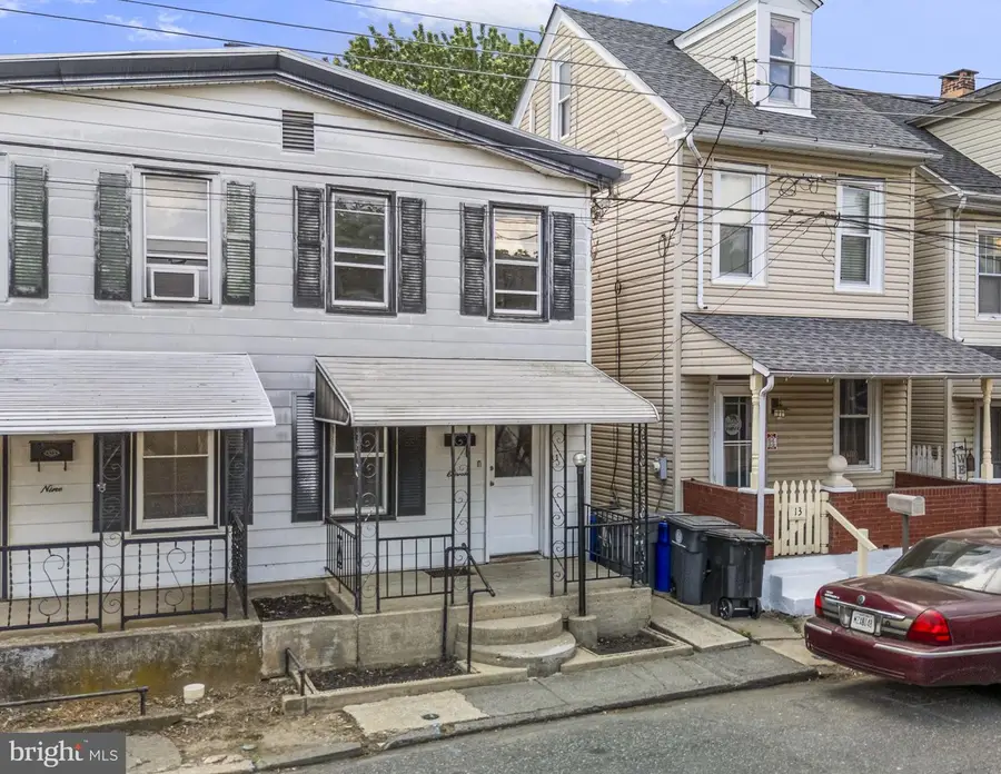 11 S Plum St, Pottstown, PA 19464 - #2