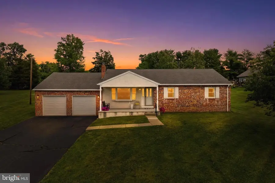 2029 Hoffmansville Rd, Frederick, PA 19435 - #2