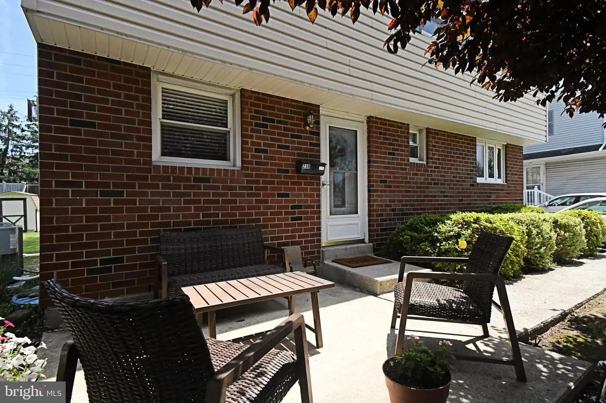 238 Fox Run Rd, King Of Prussia, PA 19406 - #1
