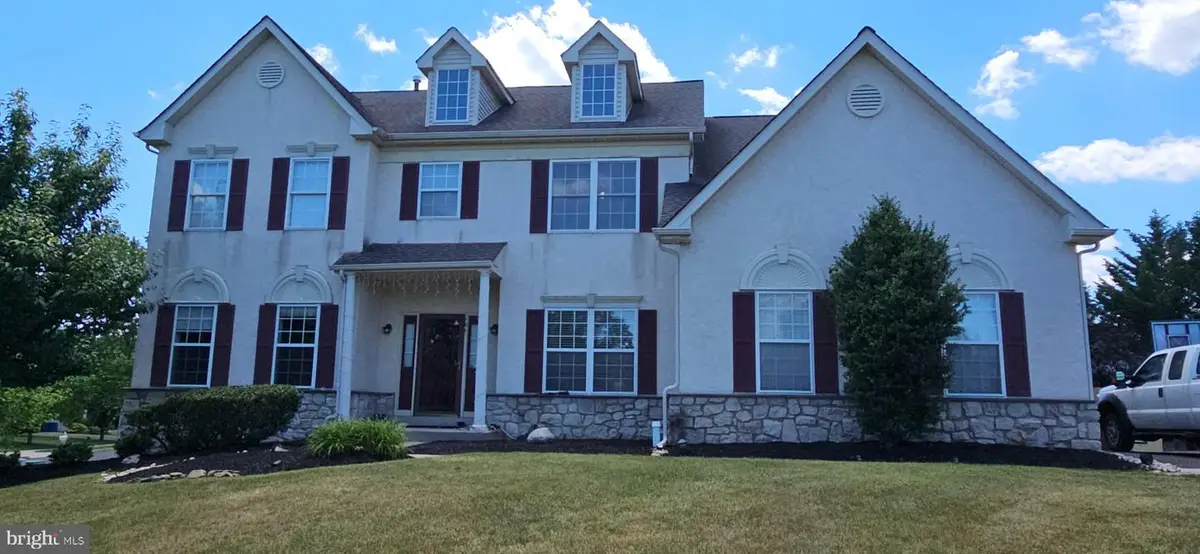 101 Tennyson Ln, North Wales, PA 19454 - #1