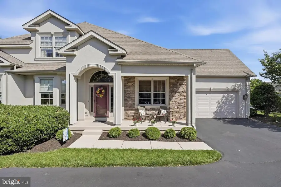 265 Country Club Dr, Telford, PA 18969 - #2