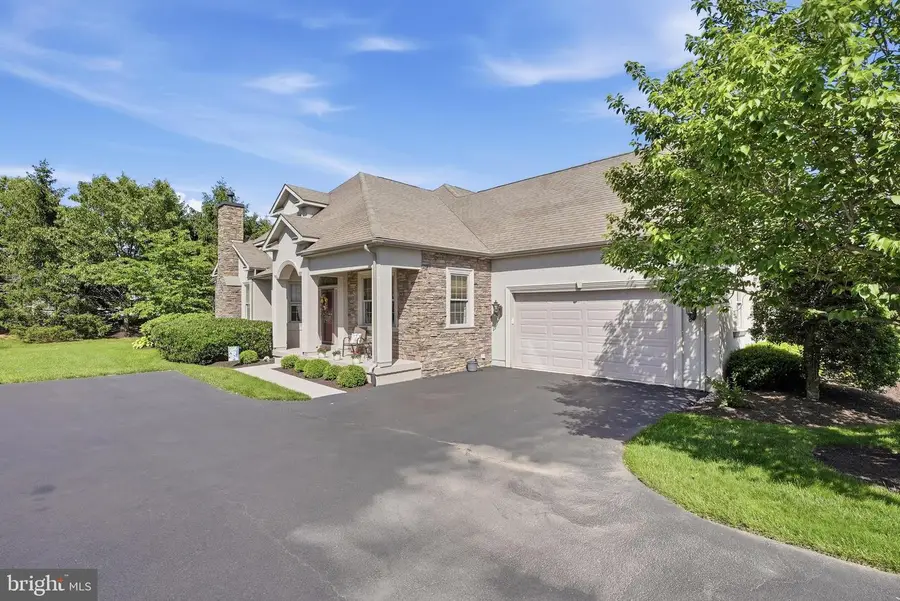 265 Country Club Dr, Telford, PA 18969 - #3