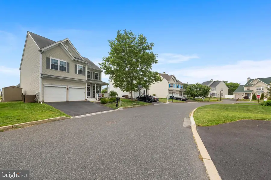 204 Horseshoe Rd, Schwenksville, PA 19473 - #2