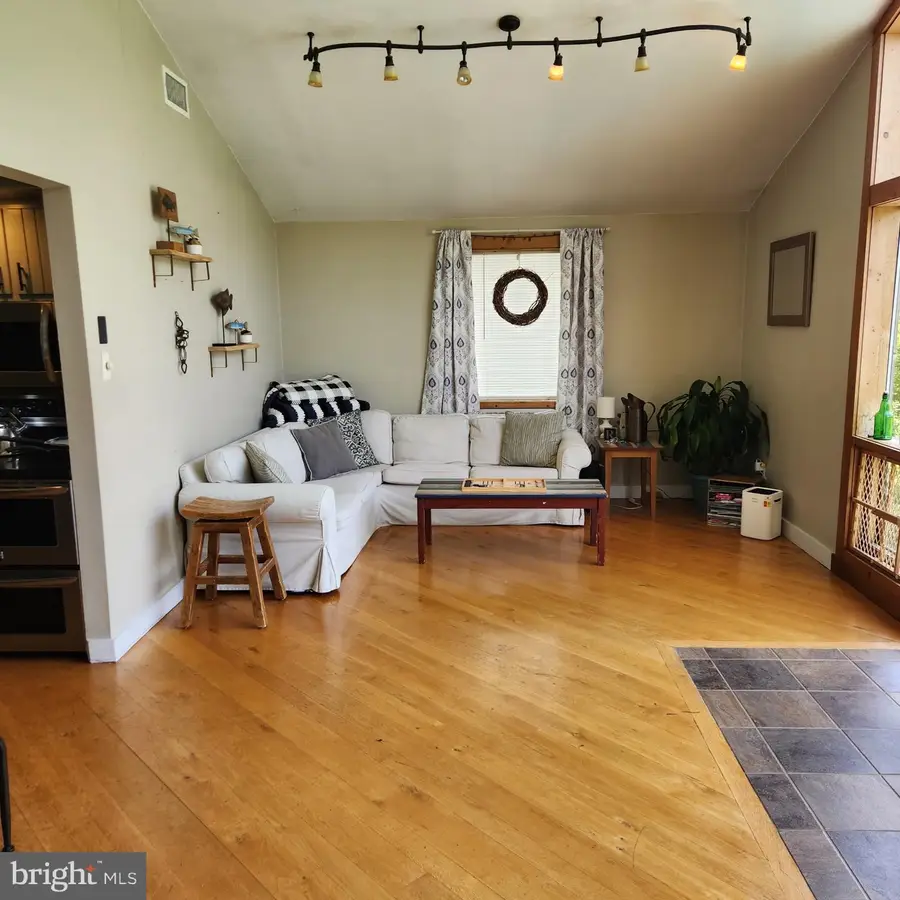 355 Stonehaven Dr, Red Hill, PA 18076 - #2