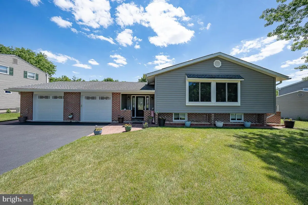 848 Mourning Dove Rd, Audubon, PA 19403 - #1